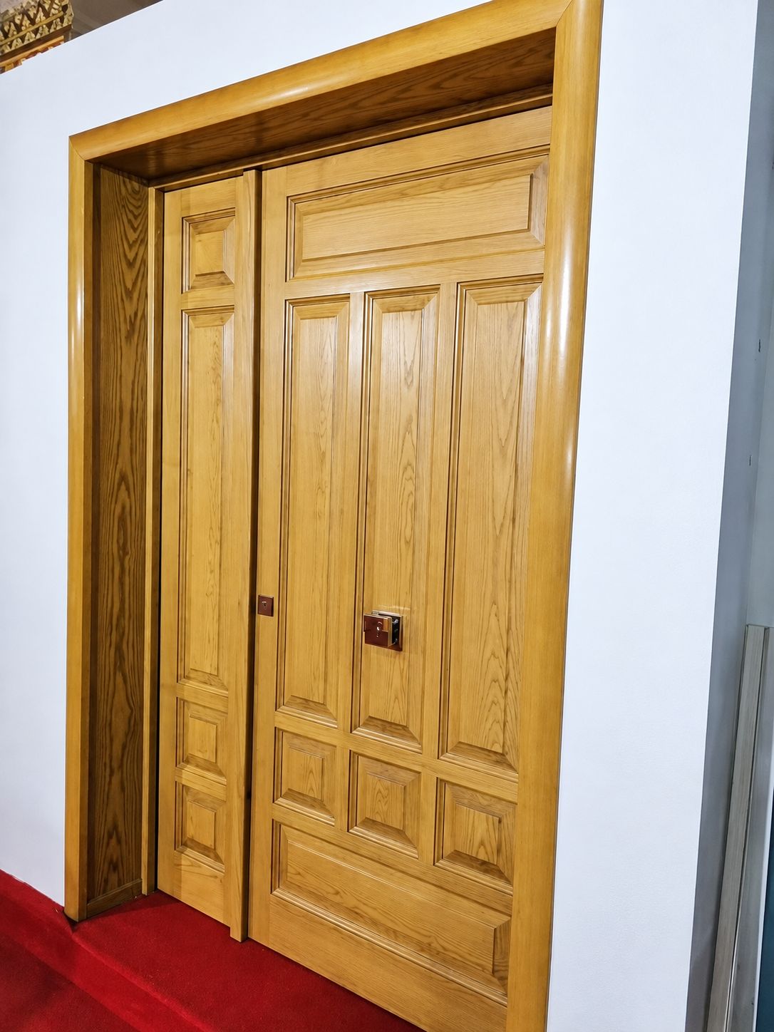 Double porte d’entrée en bois